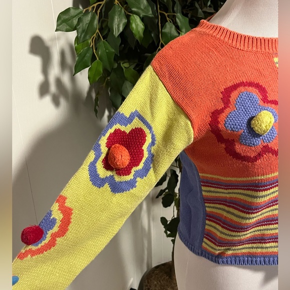 Kids (patty)sweater says large (size6). - Picture 2 of 4